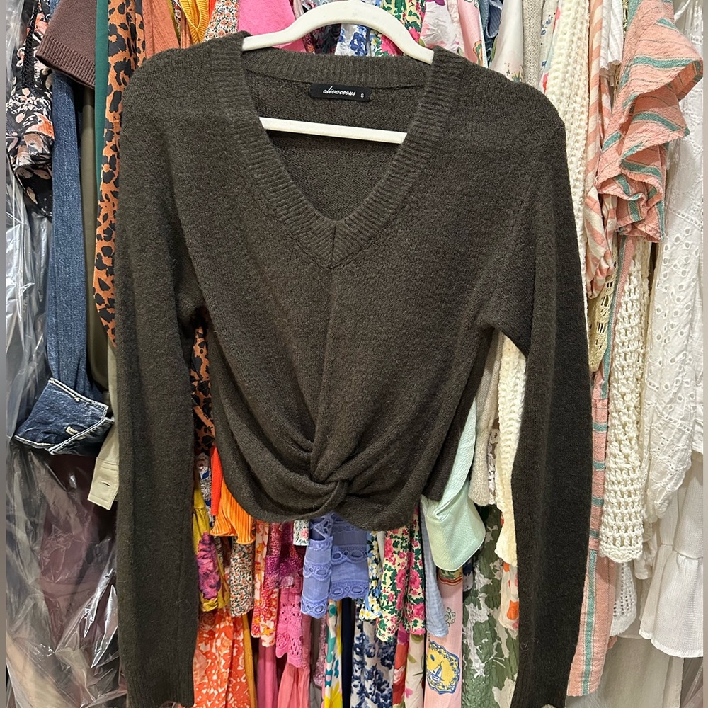 Cropped V-neck Sweater